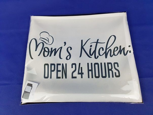 Satijnen schort - MOM'S KITCHEN - OPEN 24 HOURS