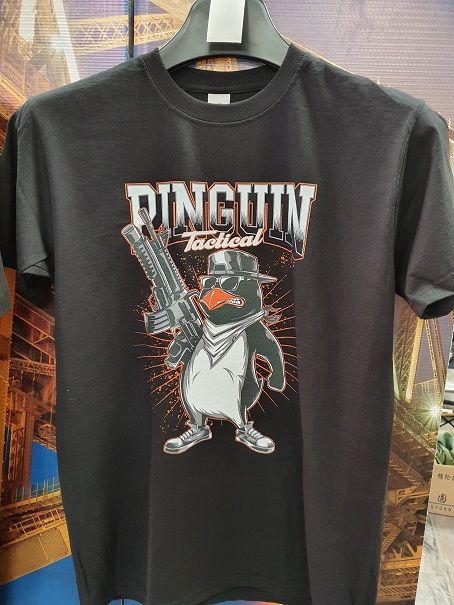 T-shirt - Pinquin gangster - size S